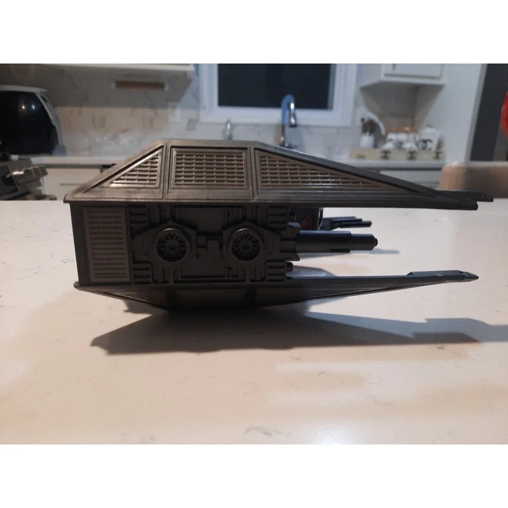 Kylo Ren TIE Silencer Star Wars Galactic Heroes 2017 Hasbro Lucasfilm Space Ship